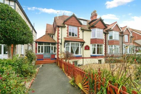 10 bedroom semi-detached house for sale