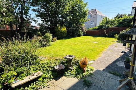 3 bedroom flat for sale