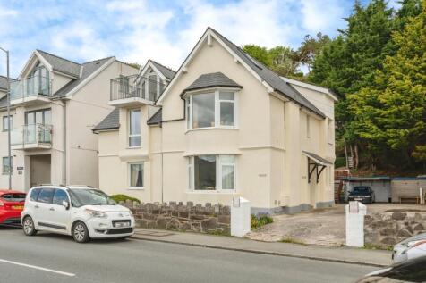 3 bedroom maisonette for sale