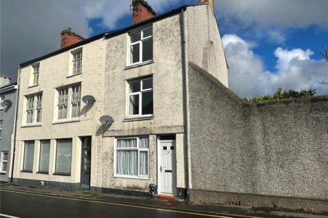 4 bedroom terraced house for sale