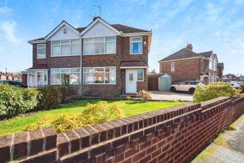 3 bedroom semi-detached house for sale