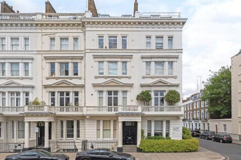 3 bedroom flat for sale