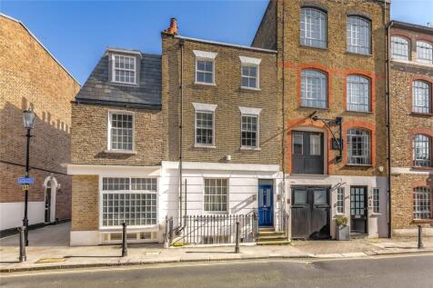 4 bedroom terraced house for sale