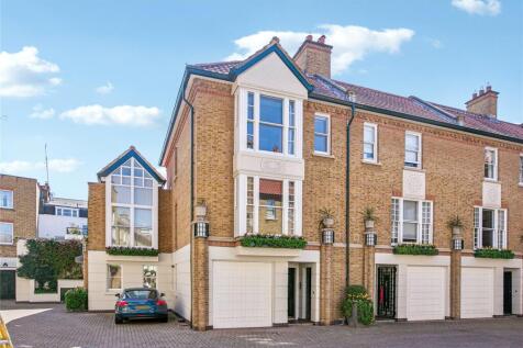 5 bedroom end of terrace house for sale
