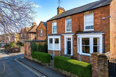 6 bedroom detached house for sale