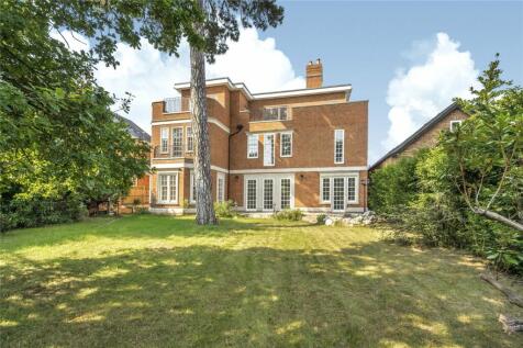 6 bedroom detached house for sale