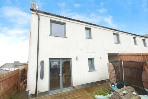 3 bedroom link detached house for sale