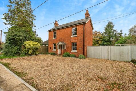 2 bedroom detached house for sale