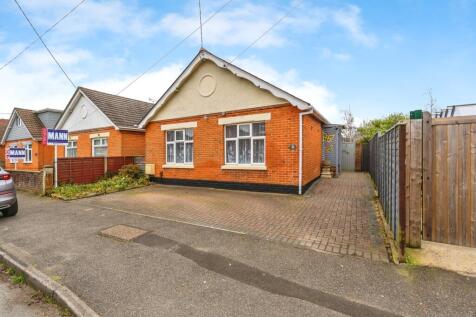 4 bedroom bungalow for sale