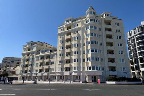 3 bedroom flat for sale