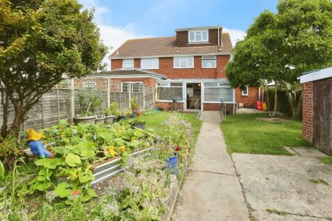 5 bedroom semi-detached house for sale