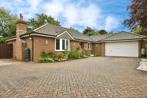 4 bedroom bungalow for sale