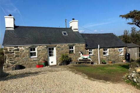 Sarn Pwllheli LL53 8EY 2 bed property with land for sale