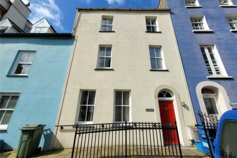 5 bedroom terraced house for sale