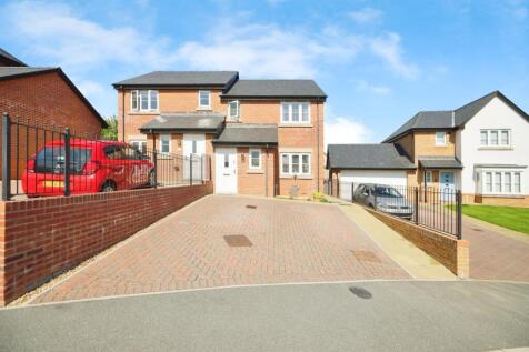 3 bedroom semi-detached house for sale