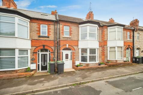 4 bedroom terraced house for sale