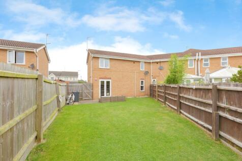 2 bedroom semi-detached house for sale