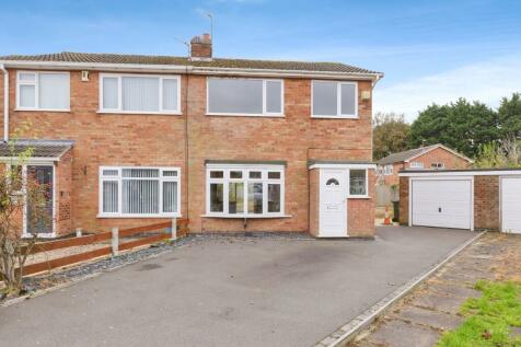 3 bedroom semi-detached house for sale