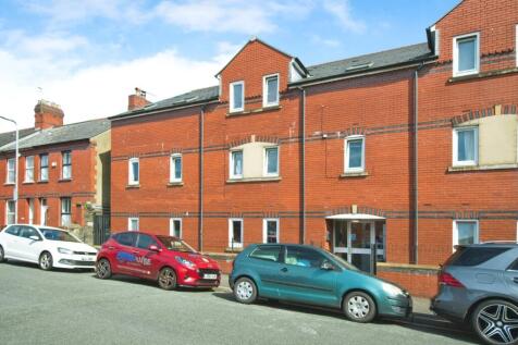 6 bedroom flat for sale