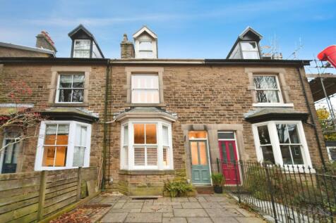 4 bedroom terraced house for sale