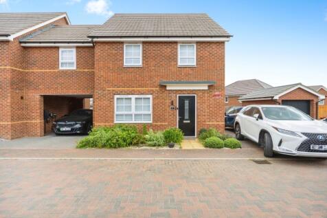 4 bedroom link detached house for sale