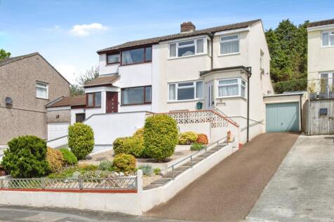 2 bedroom semi-detached house for sale