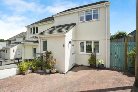 2 bedroom semi-detached house for sale