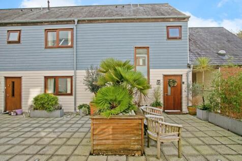 3 bedroom flat for sale