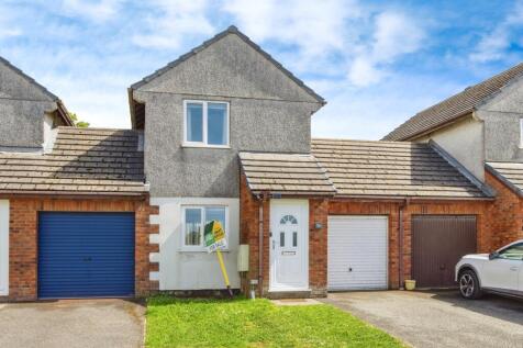 2 bedroom link detached house for sale