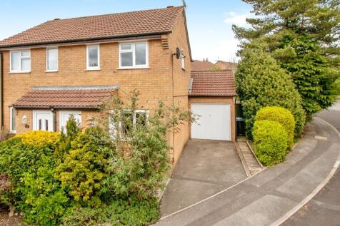 2 bedroom semi-detached house for sale