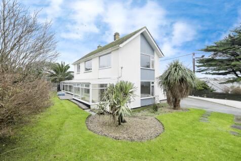 Detached house for sale