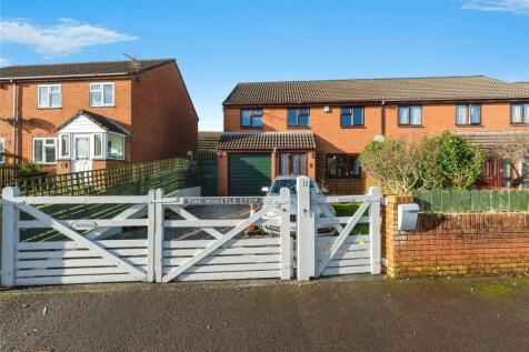 4 bedroom semi-detached house for sale
