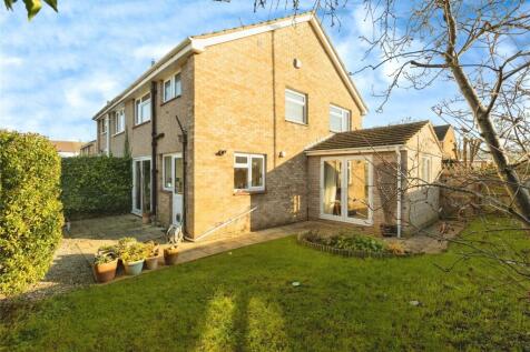 3 bedroom semi-detached house for sale