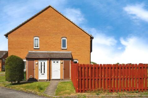 1 bedroom semi-detached house for sale