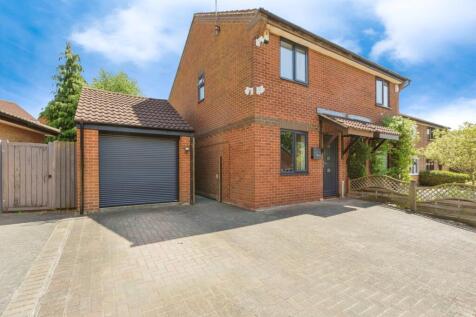 2 bedroom semi-detached house for sale