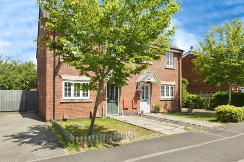 3 bedroom semi-detached house for sale