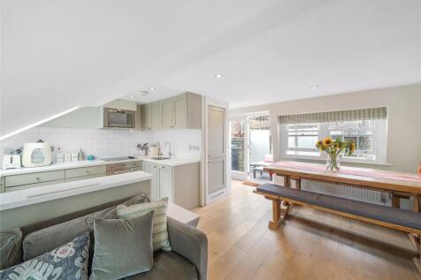 3 bedroom flat for sale