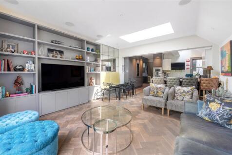 3 bedroom flat for sale
