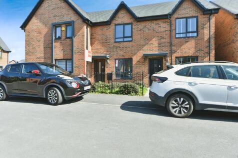 2 bedroom mews property for sale