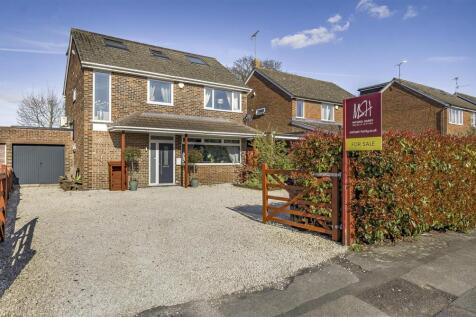5 bedroom detached house for sale