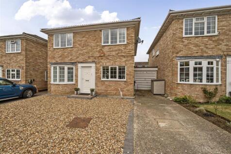 4 bedroom link detached house for sale