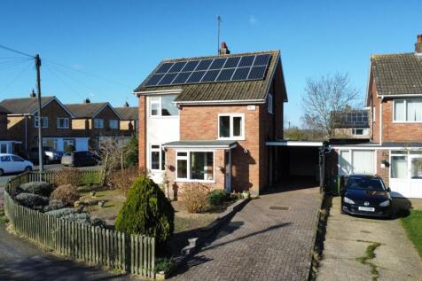 Alexander Crescent, Oakham, LE15 3 bed detached house for sale