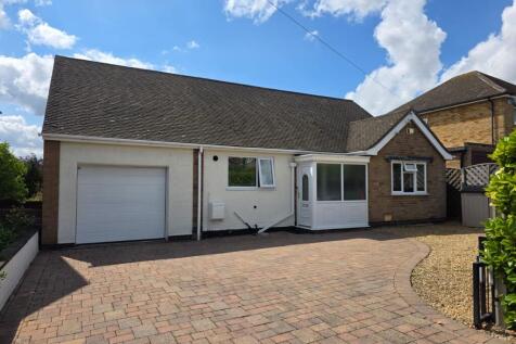 Hillside Avenue, Melton Mowbray, LE13 4 bed detached bungalow for sale