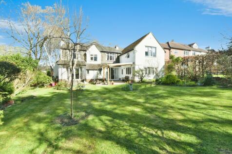 5 bedroom detached house for sale