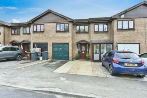 3 bedroom town house for sale