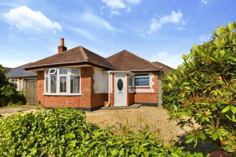 2 bedroom detached bungalow for sale