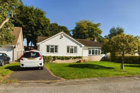 Stourcroft Drive, West Christchurch 3 bed detached bungalow for sale