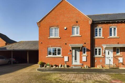 4 bedroom town house for sale