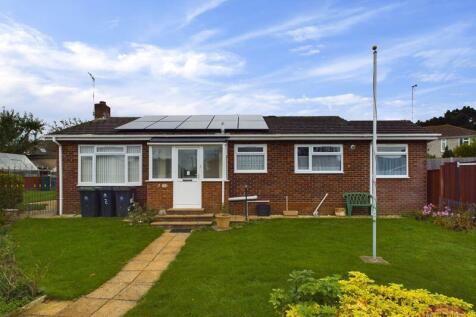 Mudeford, Christchurch 2 bed detached bungalow for sale