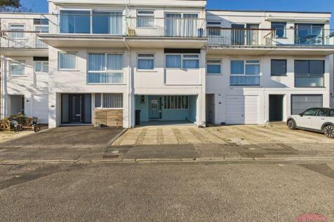 Waterside, Mudeford Christchurch 3 bed townhouse for sale